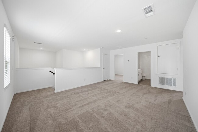 Building Photo - 10731 Sora Dr