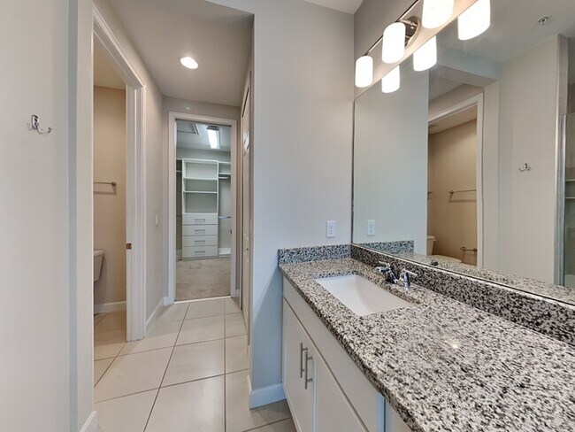 Building Photo - 895 Brutus Terrace