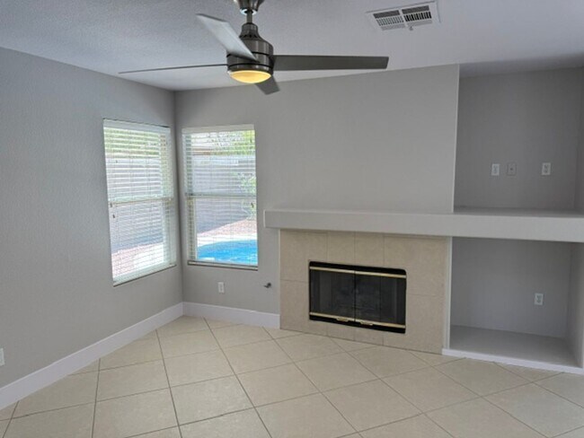 Building Photo - STUNNING & GORGEOUS 4 BED/2.5 BATH POOL HOME IN ELDORADO! *** ONLY $2,599 ***