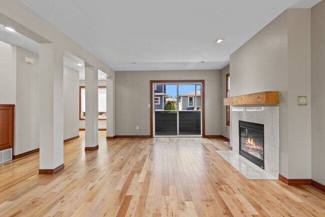 Building Photo - 3Bd/3Ba Seattle House