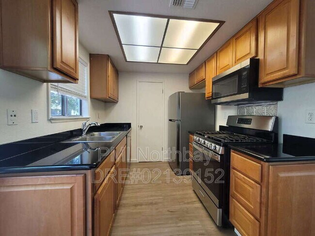 Building Photo - 2140 Woolner Ave