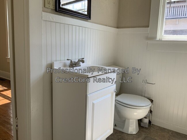 Building Photo - 132 Terrace Pl