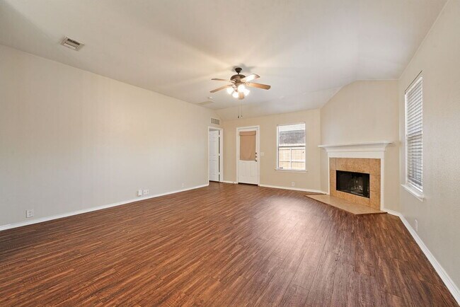 Building Photo - 8420 Silverbell Ln