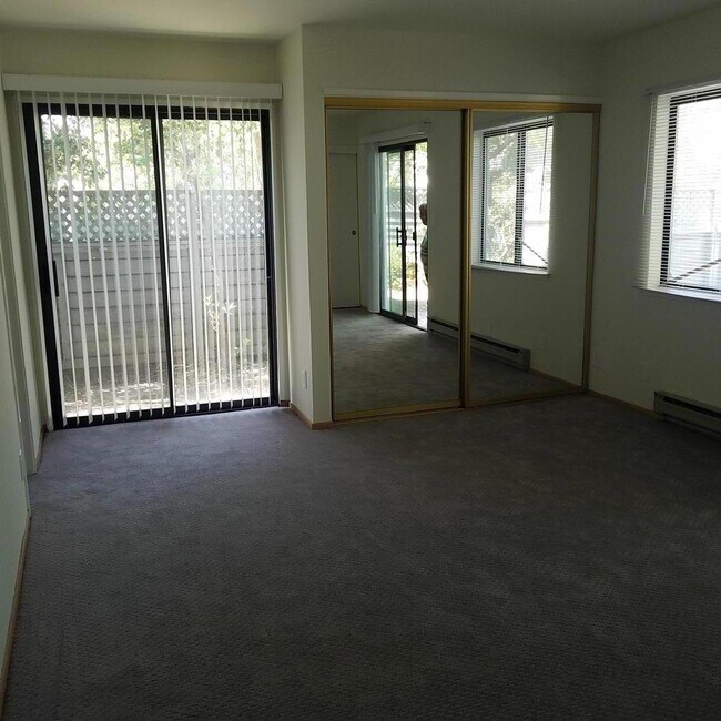 Building Photo - 1243 Moonsail Ln