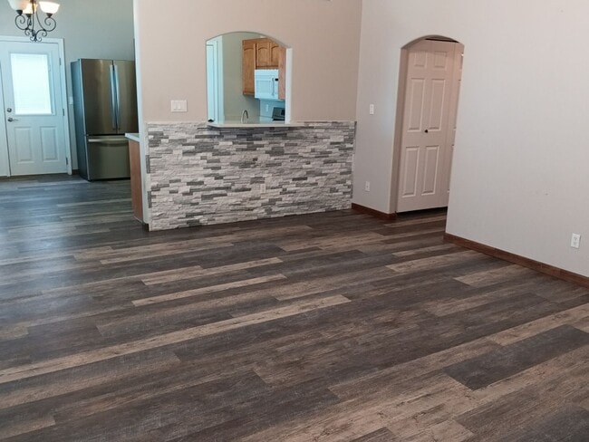 Building Photo - Charming 3-bedroom, 2-bathroom home! Comin...