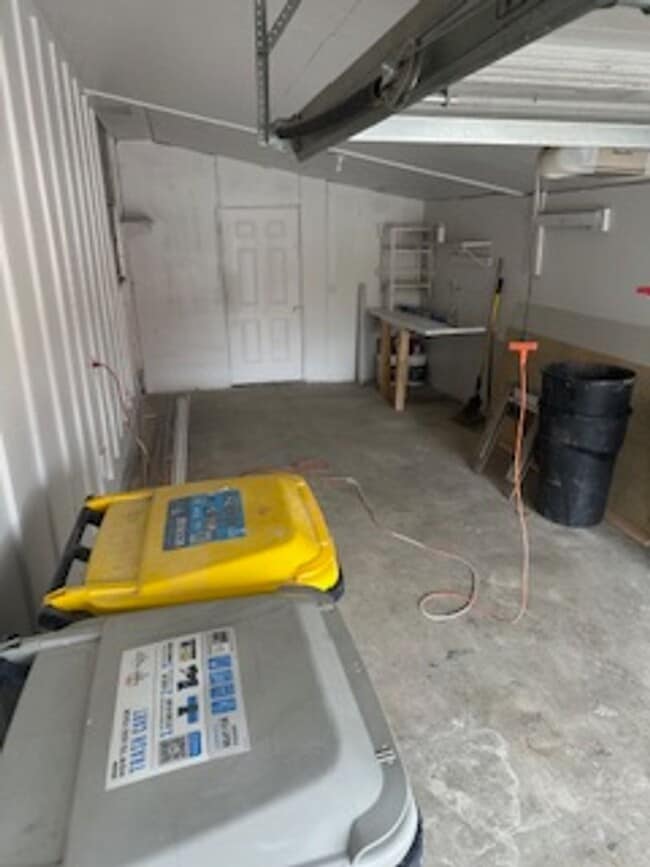 Building Photo - Welcome Home! Beautiful 4 Bedroom 2 Bath Home in Kansas City, MO