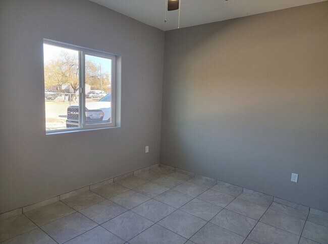 Building Photo - COMING SOON! Brand New 3BR 2BA Unit w/ Central A/C • Stainless Kitchen in Tucson