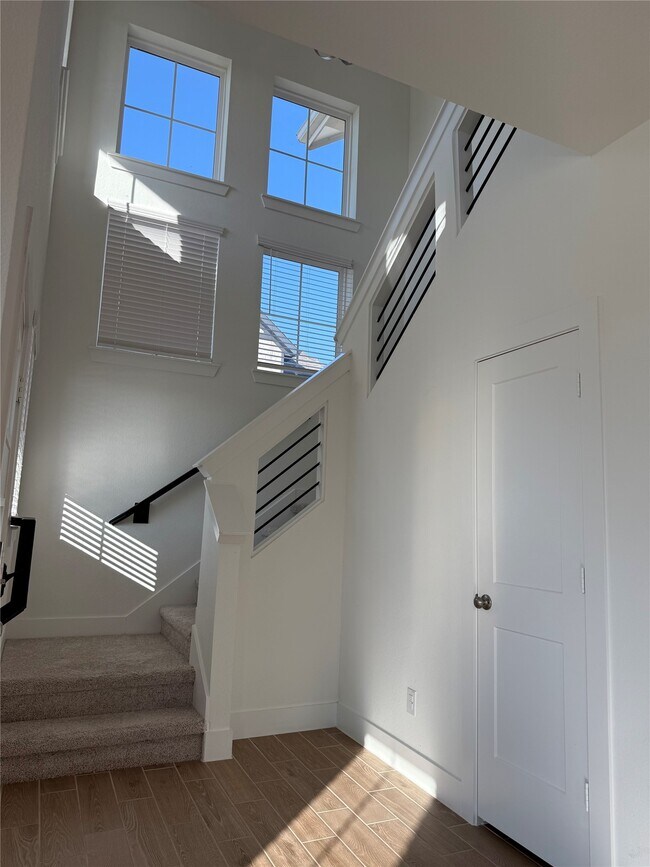 Building Photo - 1442 Shaded Rock Dr