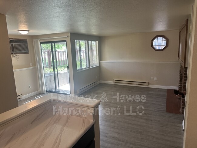 Building Photo - 4501 E Boardwalk Dr