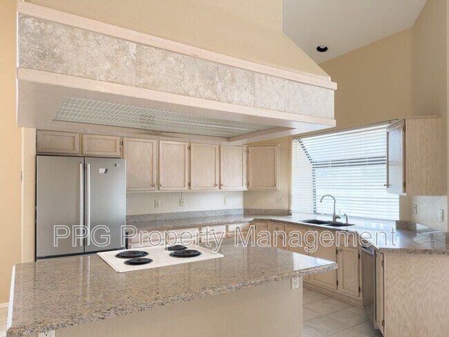 Building Photo - 5517 W Aster Dr