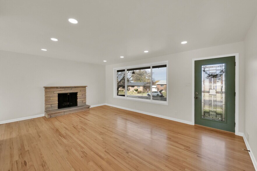 Building Photo - 60 E 1700 S