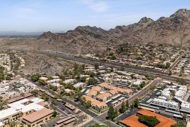 Building Photo - 7557 N Dreamy Draw Dr