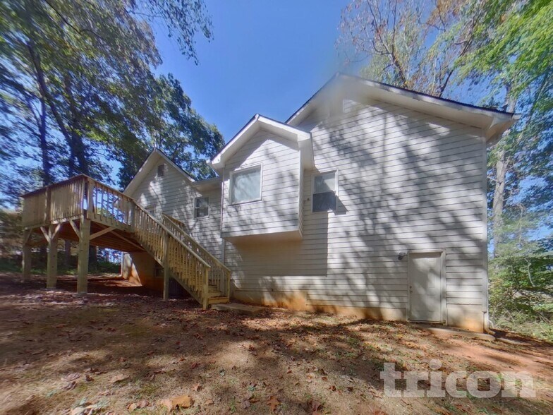 Building Photo - 158 Sweetwater Cir