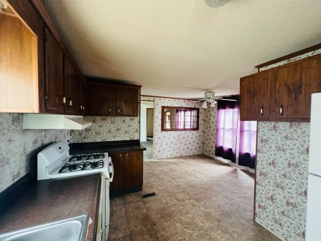 Building Photo - 808 Apple Ave