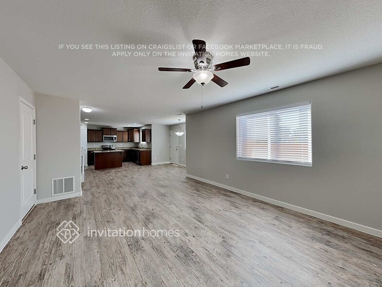 Building Photo - 4041 Creek Legend View