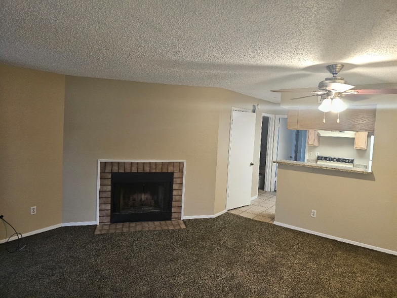 Building Photo - 2400 Jupiter Rd