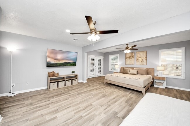 Building Photo - 12711 Laurel Bank Way