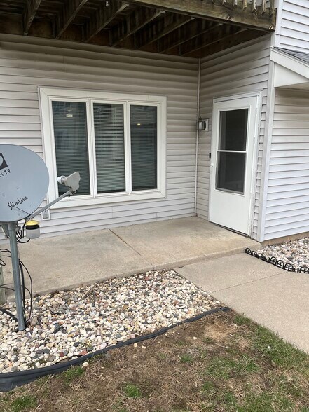 Building Photo - 521 Partridge Ct