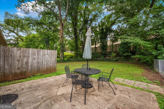 Building Photo - 4839 Lehigh Dr
