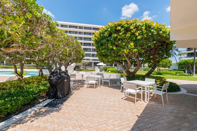 Building Photo - 2660 S Ocean Blvd