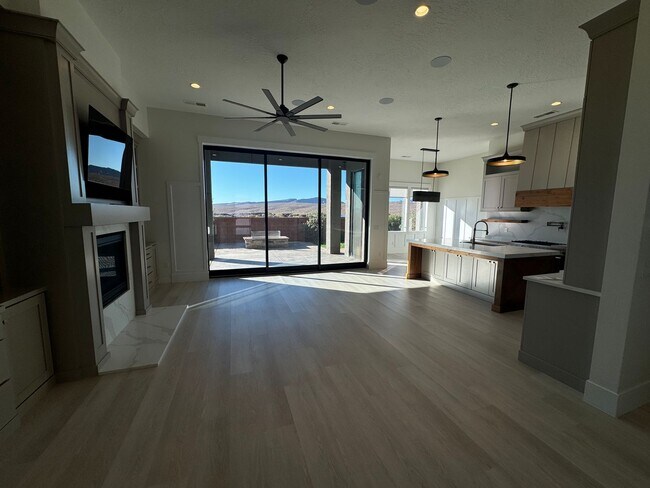 Building Photo - Home in Anasazi Vista neighborhood.