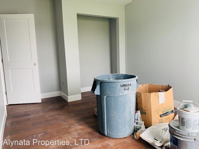 Building Photo - 85-87 E Innis Ave