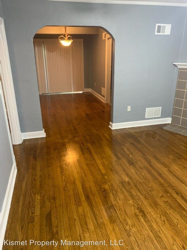 Building Photo - 2 br, 1 bath House - 3511 Walnut Grove Rd