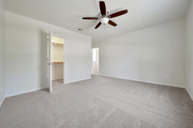 Building Photo - 305 Crooked Pine Court