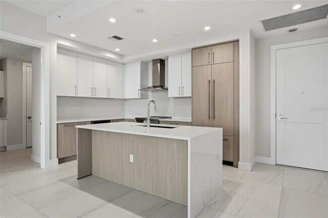 Building Photo - 275 1st Ave S