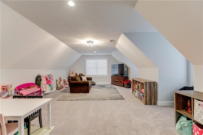 Building Photo - 142 Ferreira Ave