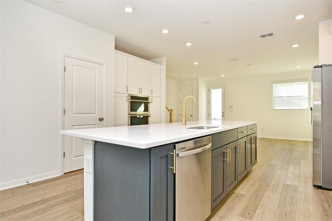Building Photo - 2948 Voyager Ave