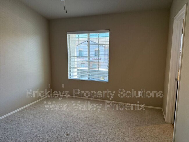 Building Photo - 2725 E Mine Creek Rd