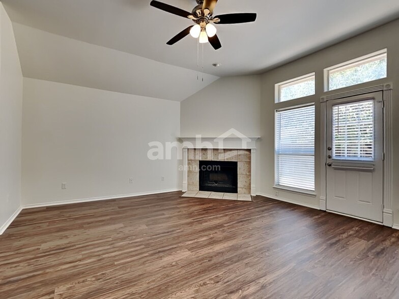 Building Photo - 9020 Saranac Trl