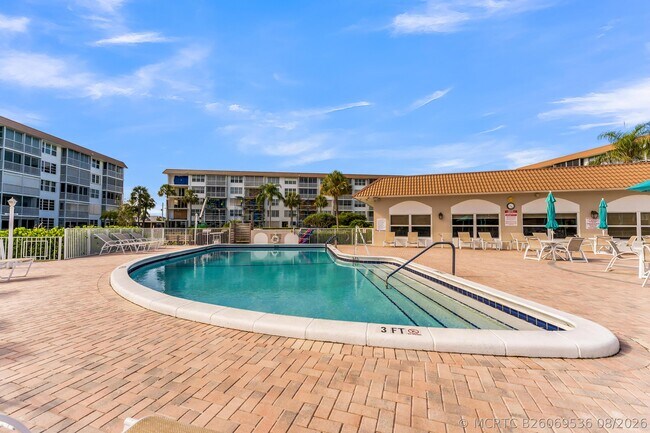 Building Photo - 931 Gardenia Dr