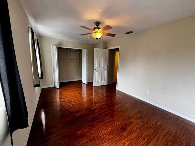 Building Photo - 3 Bedroom 2 Bath Magnolia Pointe Townhome with a Fenced backyard!