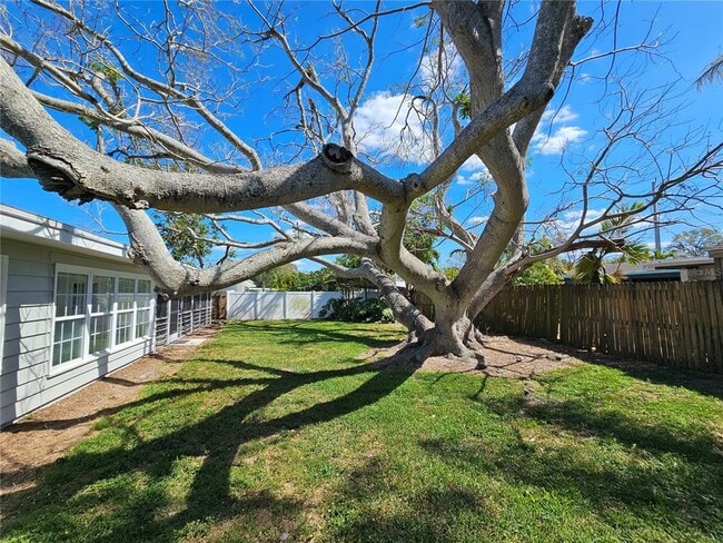 Building Photo - 3000 Browning St