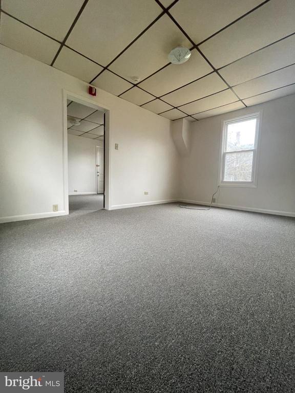 Building Photo - 452 W 1st St