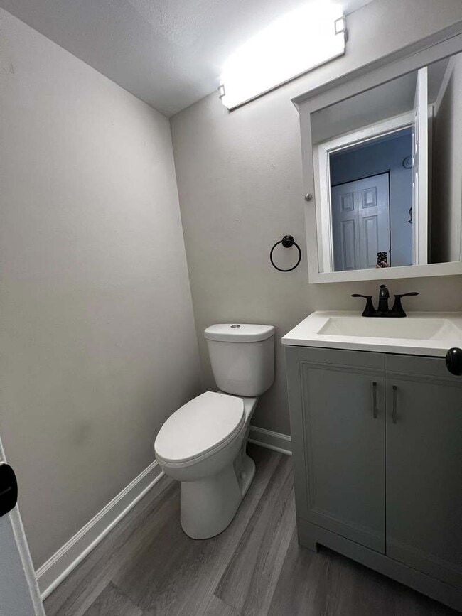 Building Photo - 7333 Winthrop Way