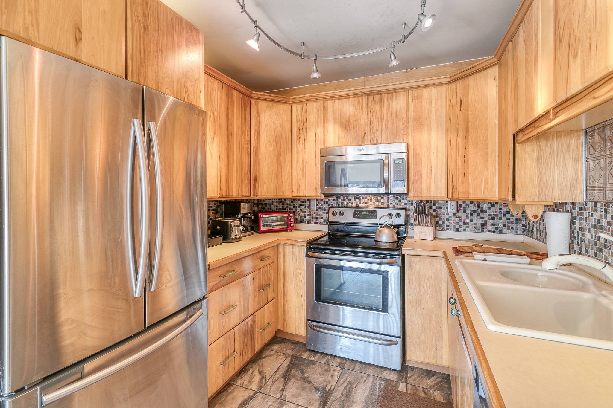 Building Photo - 3 N Christopher Columbus Blvd