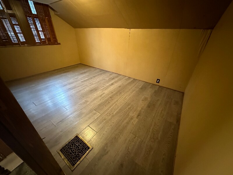 Building Photo - 520 S Water St