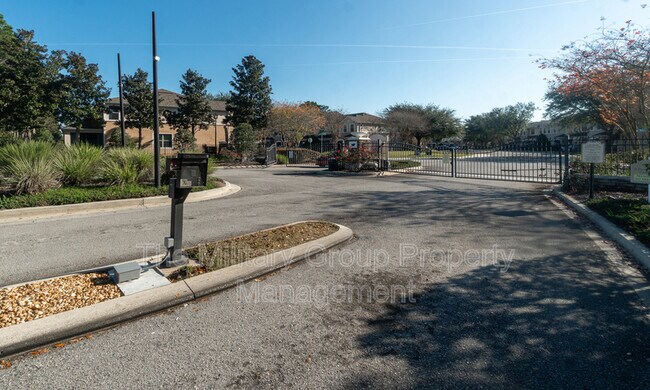 Building Photo - 710 Crystal Way