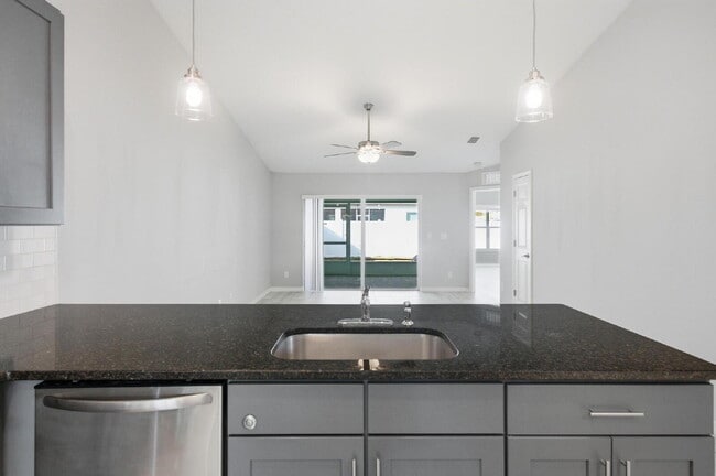 Building Photo - Matanzas Woods