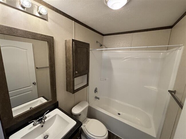 Building Photo - 73 Eisenhower St