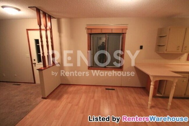 Building Photo - Spacious Expansive Wooded Lot in Shoreview