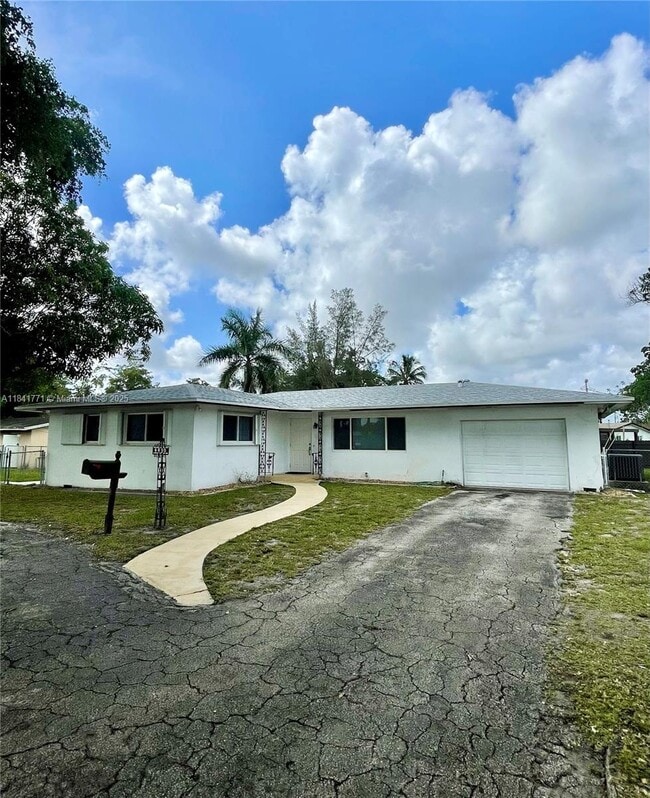 Building Photo - 4430 W Broward Blvd
