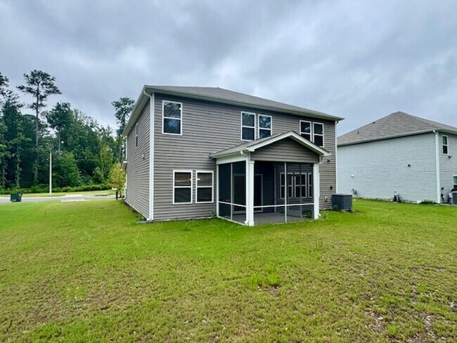 Building Photo - Might as well be brand new!