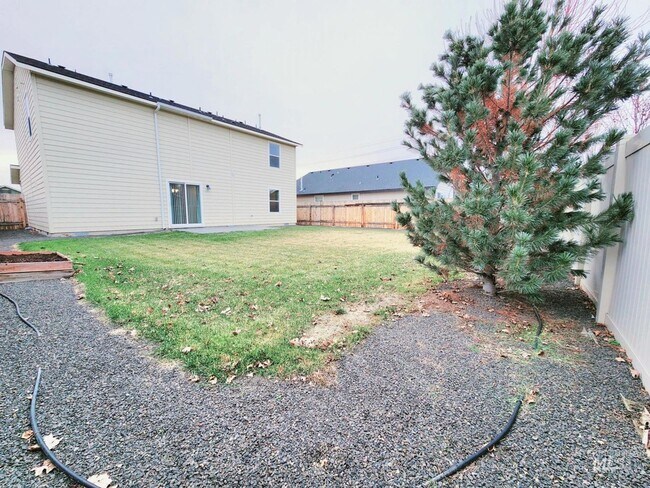 Building Photo - Welcome Home - 4 Bedroom 2.5 bath Home in ...