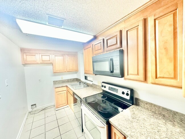 Building Photo - 211 Heritage Blvd