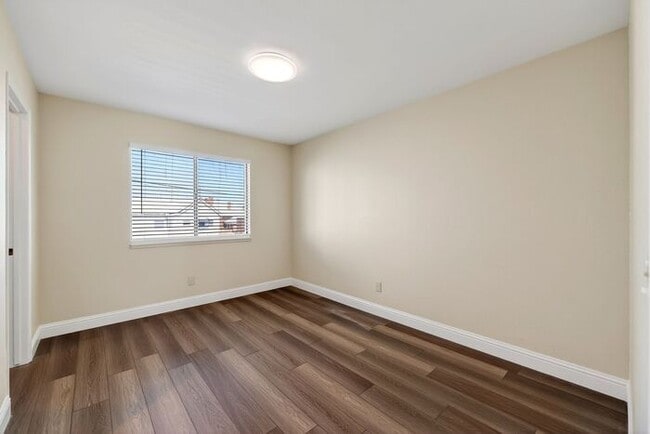 Building Photo - Modern Central Reno Gem | Minutes from Midtown Reno