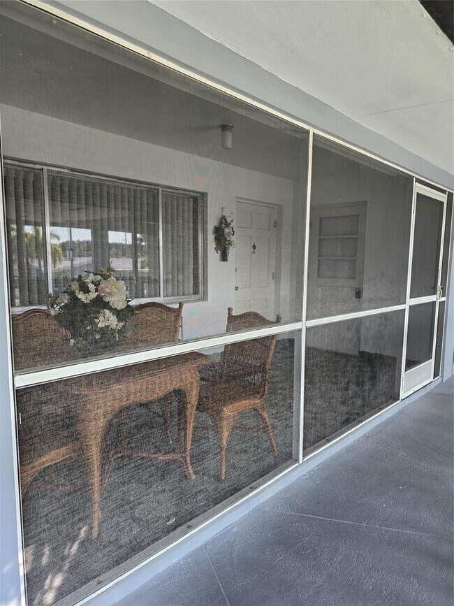 Building Photo - 2109 NE 68th St